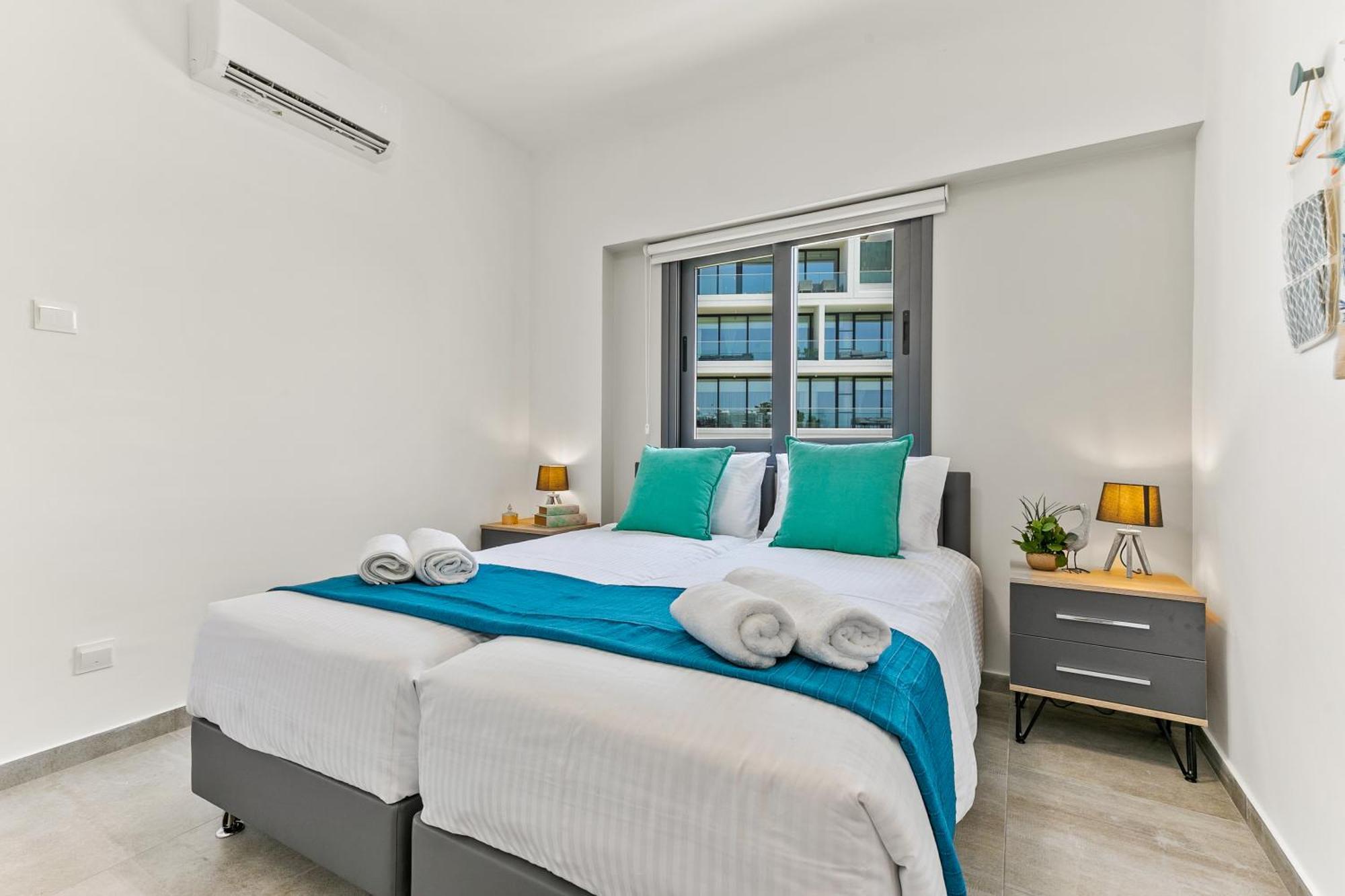 Dreamy 2 Bed Apartment By The Sea Paphos Extérieur photo